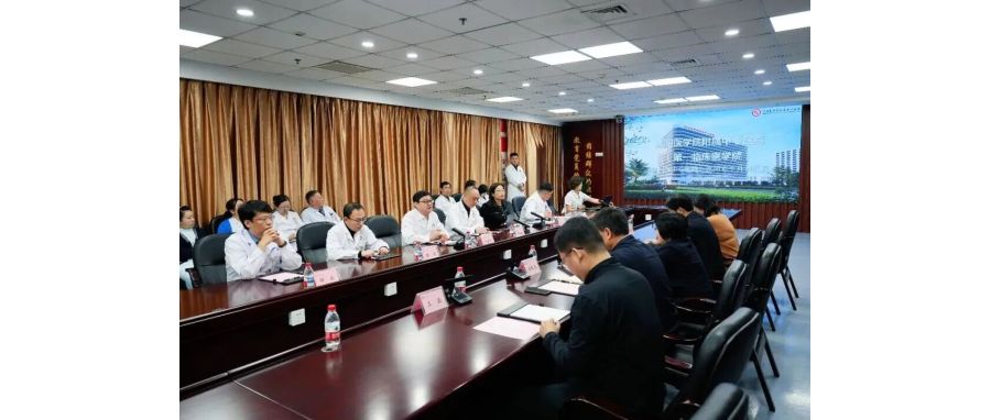 深圳球客岛APP官网集团代表团前往沈阳医学院附属中心医院召开调研研讨，共同探寻生命健康产业合作新机遇